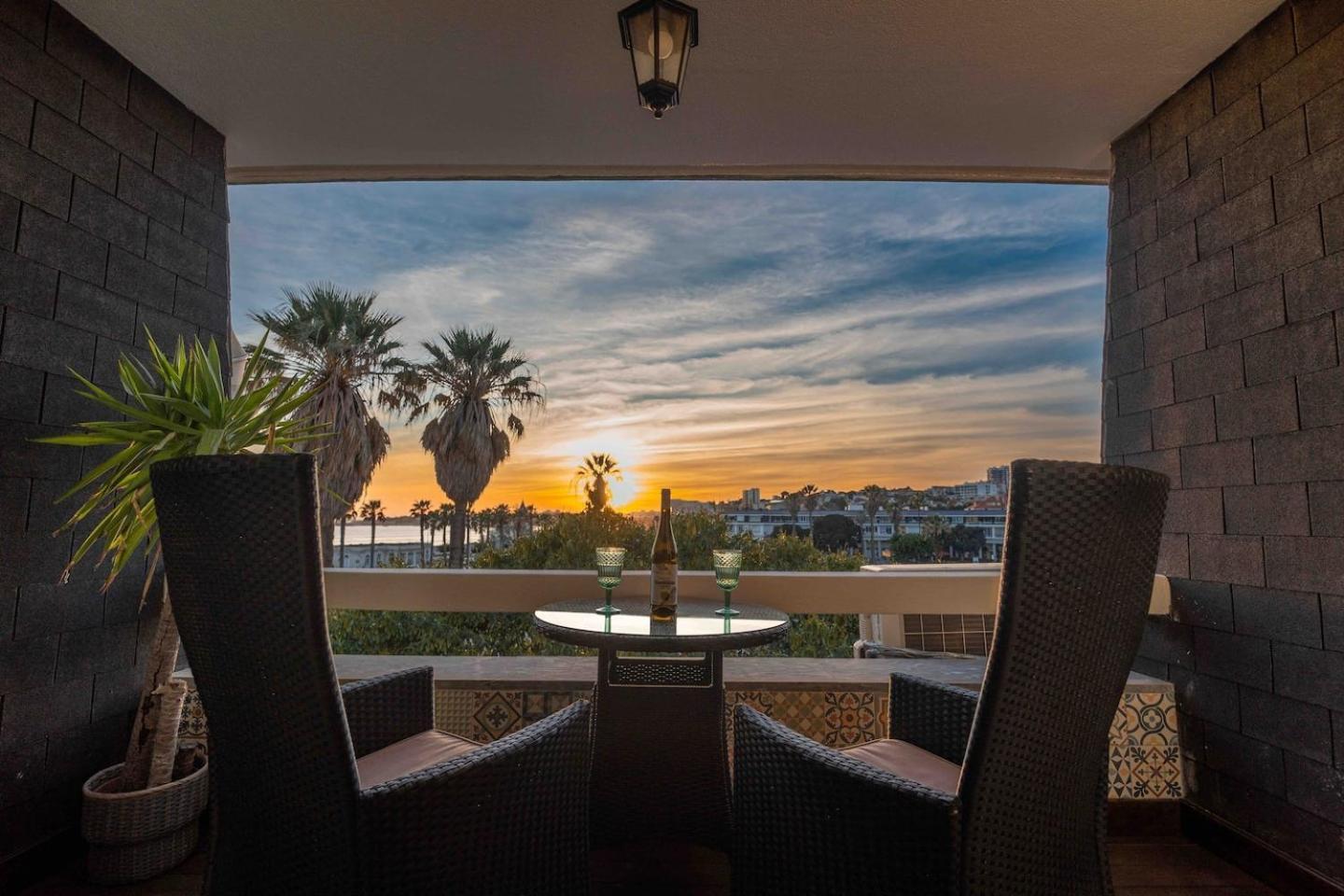Sea View W Balcony 2 Mins Walk To Beach & Casino Estoril Buitenkant foto